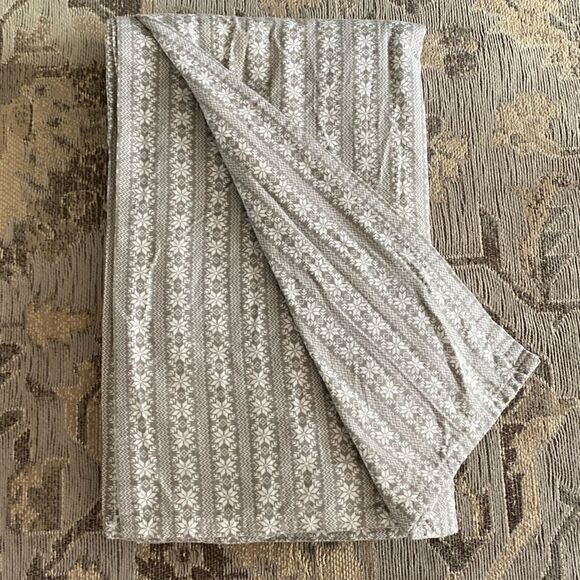 Simple Fair Isle Snow Flake Bed Flat Top Sheet - Picture 1 of 7